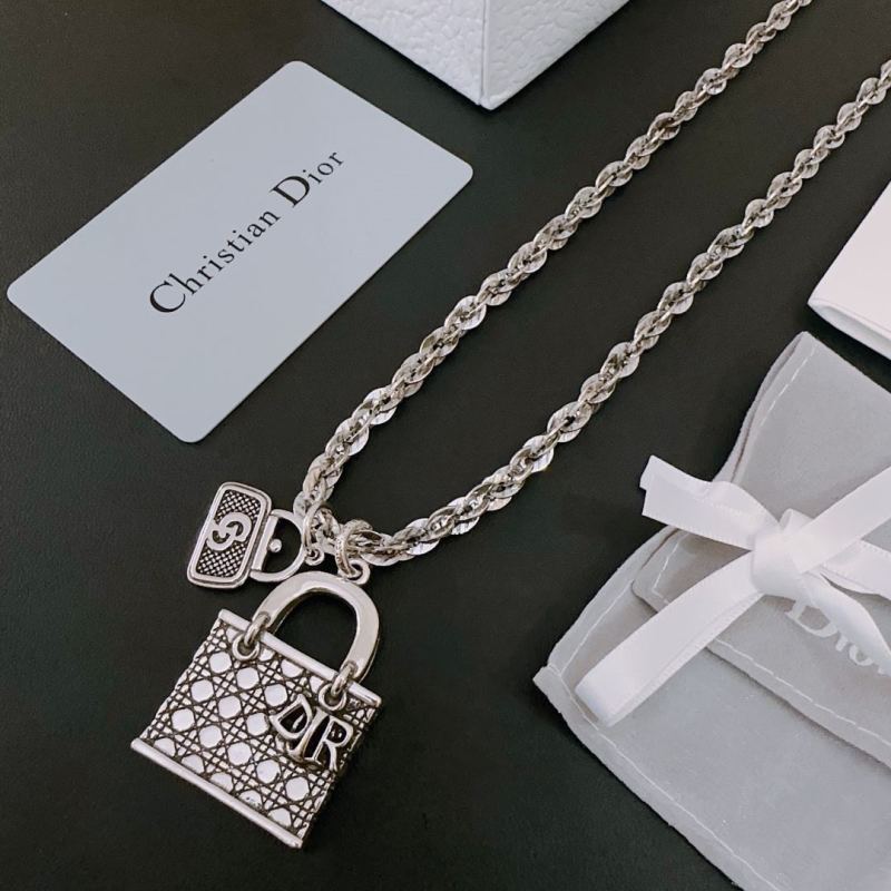 chr1st1an D10r necklaces